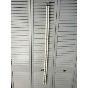 Izod white & gray fabric belt women's size 6 (42" x 1.5")